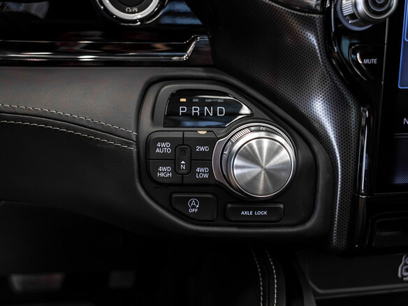 2026 Ram 1500 Crew Cab V Рестайлинг, серебристый, 12105636 рублей - вид 38