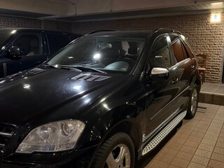 2008 Mercedes-Benz M-Класс 550 II (W164) Рестайлинг, чёрный, 2100000 рублей, вид 1