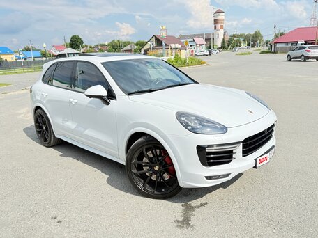 2016 Porsche Cayenne Turbo II Рестайлинг (958), белый, 4750000 рублей, вид 2