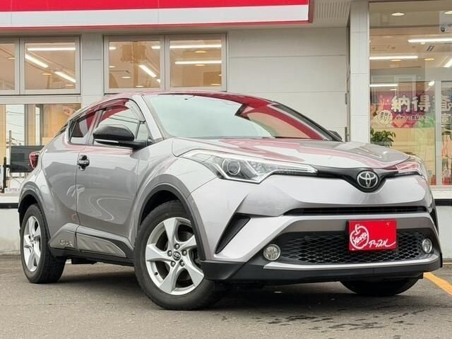 Открыть фотографии: Toyota C-HR I