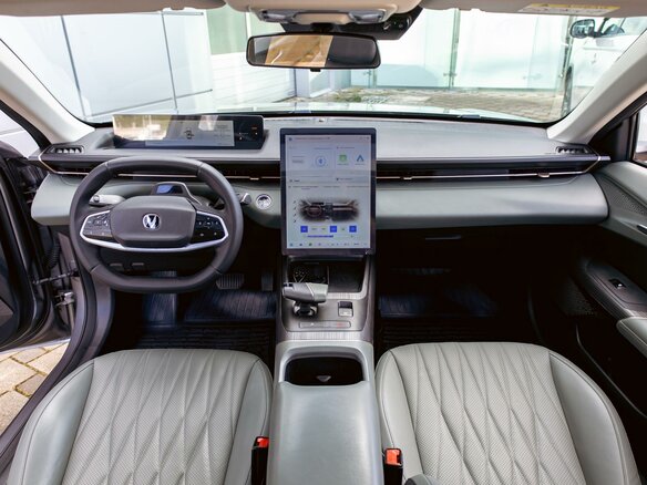 2024 Changan Lamore, серый, 1765000 рублей - вид 15