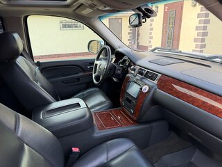 2012 Chevrolet Tahoe 6AT III, белый, 2000000 рублей, вид 5