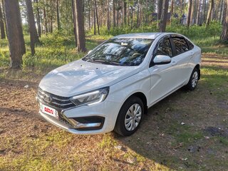 2024 Lada (ВАЗ) Vesta I Рестайлинг (NG), белый, 1290000 рублей, вид 1
