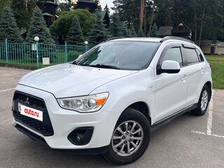 2013 Mitsubishi ASX I Рестайлинг, белый, 700000 рублей, вид 1