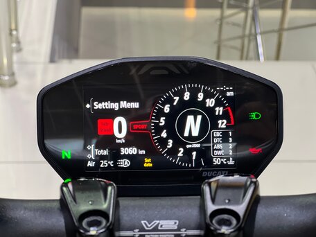 2022 Ducati Streetfighter V2, красный, 1599999 рублей, вид 3