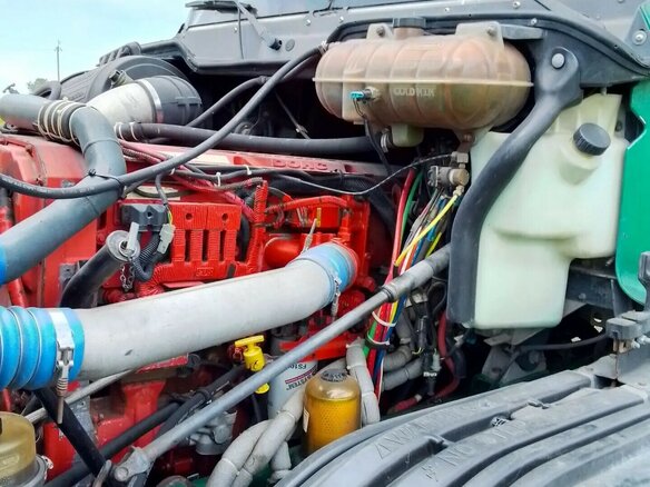 1998 Freightliner FLD, зелёный, 7000000 рублей - вид 9