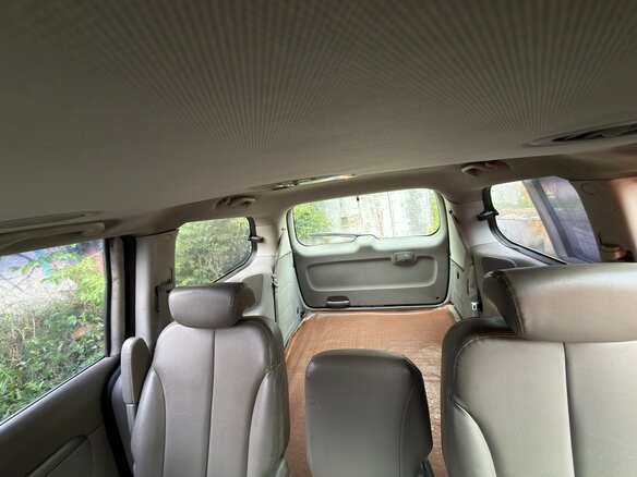 2009 Kia Carnival Grand II, серый, 900000 рублей - вид 18