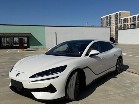 2025 Denza Z9 GT 38.5 kWh, белый, 7830000 рублей, вид 5