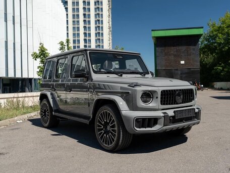 2026 Mercedes-Benz G-Класс AMG 63 AMG II (W465) Рестайлинг, серый, 33100000 рублей, вид 3