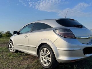 2007 Opel Astra GTC H Рестайлинг, серебристый, 590000 рублей, вид 2