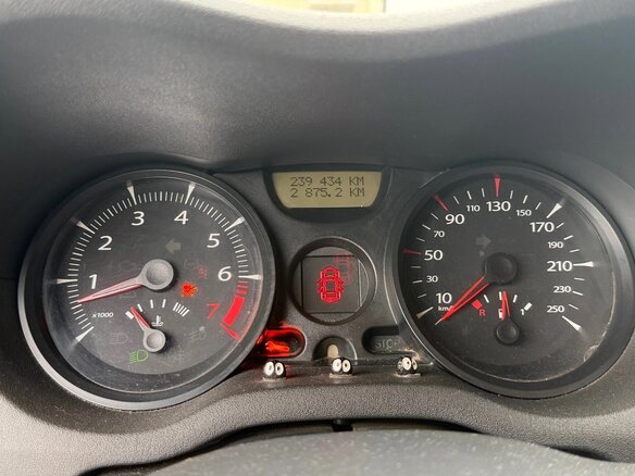 2006 Renault Megane II Рестайлинг, чёрный, 240000 рублей - вид 10