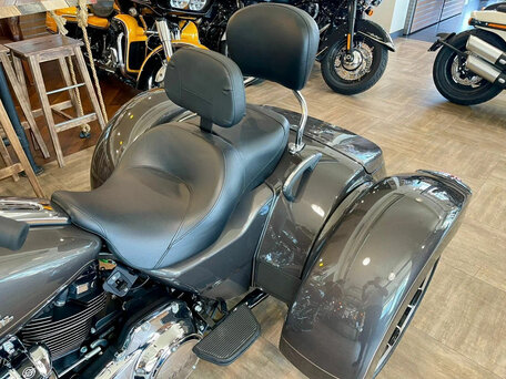 2023 Harley-Davidson Road Glide 3, серый, 4980000 рублей, вид 5