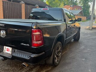 2021 Ram 1500 Crew Cab V, чёрный, 7420000 рублей, вид 4