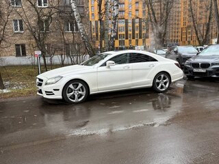 2014 Mercedes-Benz CLS 550 II (C218) Рестайлинг, белый, 3000000 рублей, вид 1
