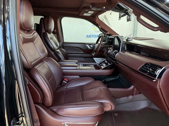 2019 Lincoln Navigator IV, чёрный, 7399000 рублей - вид 11
