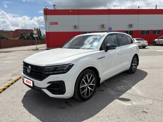 2019 Volkswagen Touareg III, белый, 5300000 рублей, вид 3