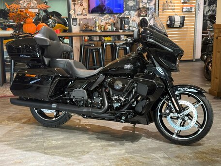 2025 Harley-Davidson Street Glide Ultra, чёрный, 4150000 рублей, вид 3