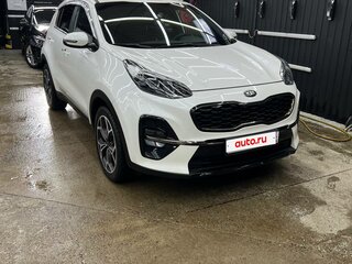 2018 Kia Sportage IV Рестайлинг, белый, 2350000 рублей, вид 4