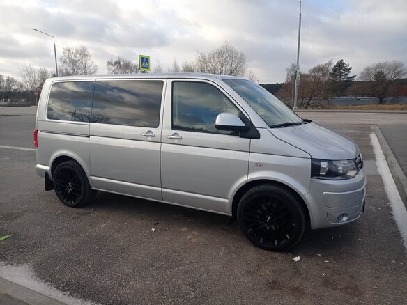 2013 Volkswagen Multivan T5 Рестайлинг, серебристый, 2575000 рублей - вид 6