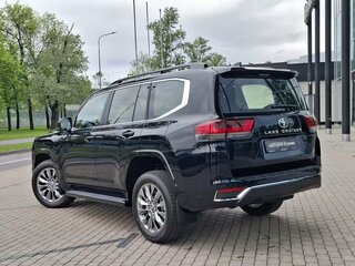 2026 Toyota Land Cruiser 300 Series, чёрный, 15750000 рублей, вид 3