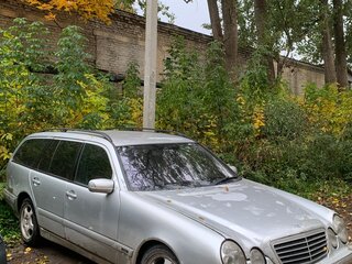 2000 Mercedes-Benz E-Класс 270 II (W210, S210) Рестайлинг, серебристый, 410000 рублей, вид 3