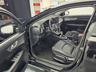2022 Kia K3 II Рестайлинг, чёрный, 1660000 рублей, вид 5