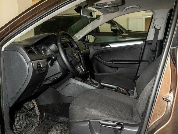 2013 Volkswagen Jetta VI, коричневый, 800000 рублей - вид 12