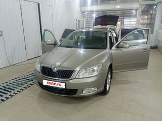 2011 Skoda Octavia DSG7 II (A5) Рестайлинг, серый, 650000 рублей, вид 3
