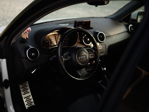 2012 Audi A1 I (8X), белый, 1090000 рублей - вид 11