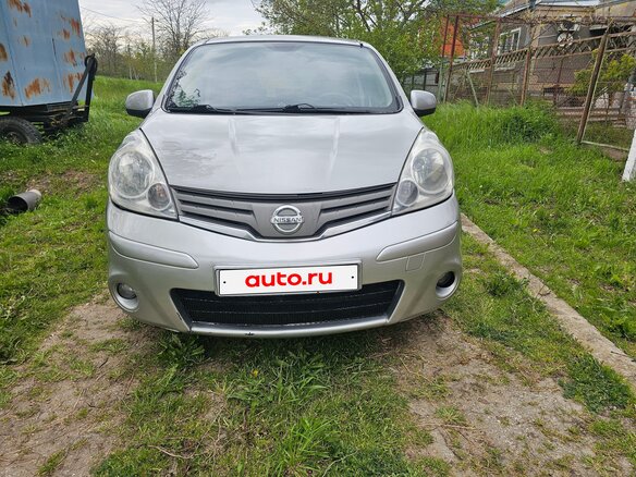 2011 Nissan Note I Рестайлинг, серебристый, 725000 рублей
