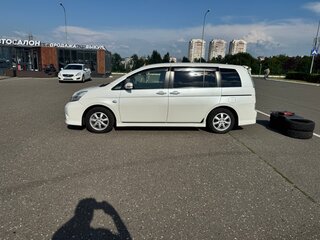 2013 Toyota ISis I Рестайлинг, белый, 1300000 рублей, вид 2