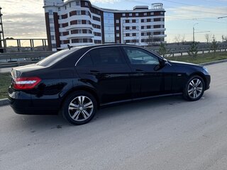 2011 Mercedes-Benz E-Класс 200 7G-Tronic IV (W212, S212, C207), чёрный, 1600000 рублей, вид 3