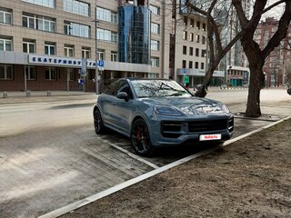 2024 Porsche Cayenne S Coupé III Рестайлинг, серый, 18000000 рублей, вид 3