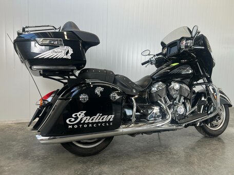 2017 Indian Chieftain, чёрный, 1349000 рублей, вид 2