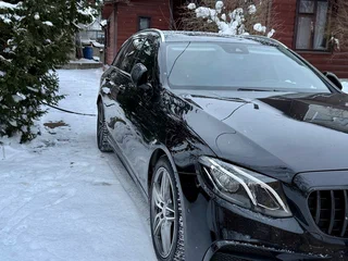 2017 Mercedes-Benz E-Класс 220 d V (W213, S213, C238), чёрный, 2700000 рублей, вид 1