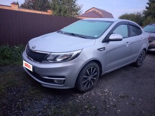 2016 Kia Rio III Рестайлинг, серебристый, 840000 рублей, вид 1