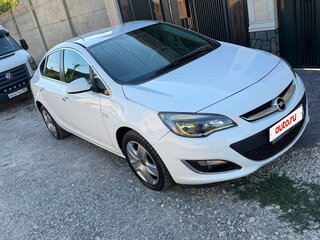 2013 Opel Astra J Рестайлинг, белый, 830000 рублей, вид 1