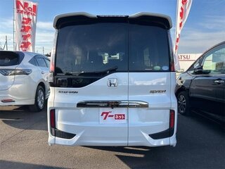 2017 Honda Stepwgn Spada V, белый, 1410000 рублей, вид 5