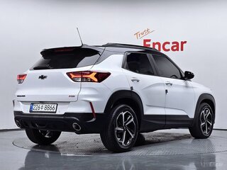 2022 Chevrolet TrailBlazer III, белый, 1560000 рублей, вид 3