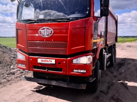 2022 FAW J6 CA3252, красный, 3500000 рублей, вид 1
