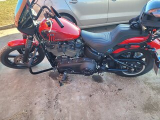 2022 Harley-Davidson Street Bob, красный, 1200000 рублей, вид 1