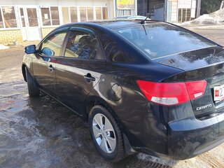 2010 Kia Cerato 5-speed II, чёрный, 680000 рублей, вид 4