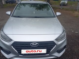 2017 Hyundai Solaris II, серебристый, 1200000 рублей, вид 2