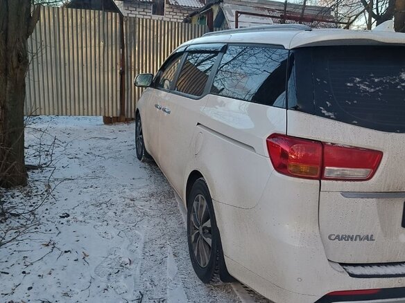 2018 Kia Carnival III, белый, 2800000 рублей - вид 3