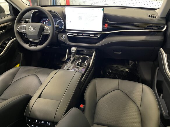 2026 Toyota Highlander IV (XU70), чёрный - вид 9