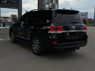 2017 Toyota Land Cruiser 200 Series Рестайлинг 2, чёрный, 6000000 рублей, вид 5