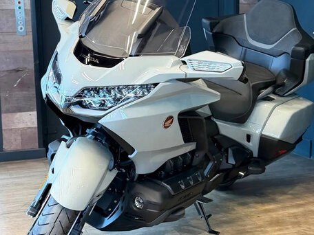 2026 Honda GL 1800 Gold Wing, серый, 4950000 рублей, вид 4