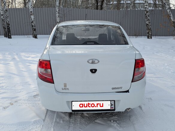 2013 Lada (ВАЗ) Granta I, белый, 300000 рублей - вид 4