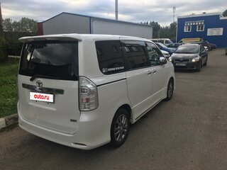 2012 Toyota Voxy II (R70) Рестайлинг, белый, 1600000 рублей, вид 5