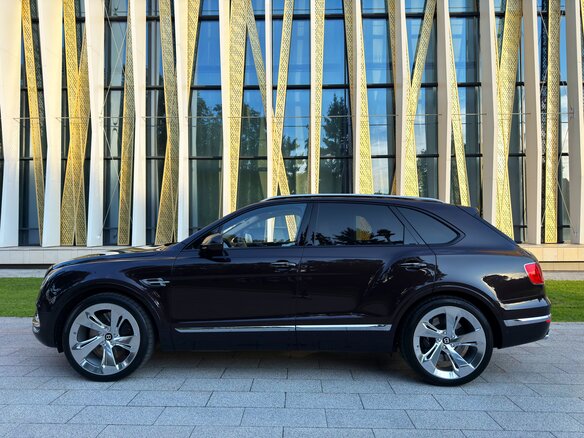 2016 Bentley Bentayga I, коричневый, 8700000 рублей - вид 10